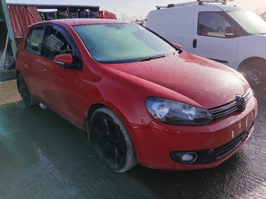 2011 VOLKSWAGEN GOLF