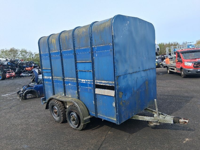  TRAILER TRAILER 10' LONG