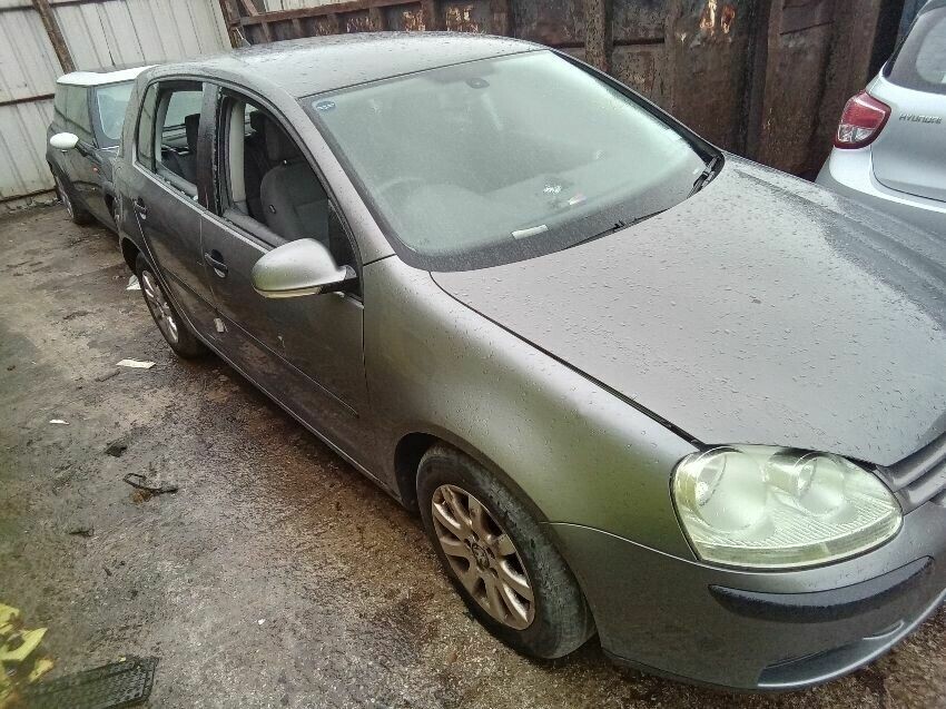 2005 VOLKSWAGEN GOLF