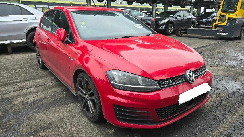 2013 VOLKSWAGEN GOLF