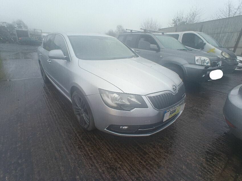 2014 SKODA SUPERB
