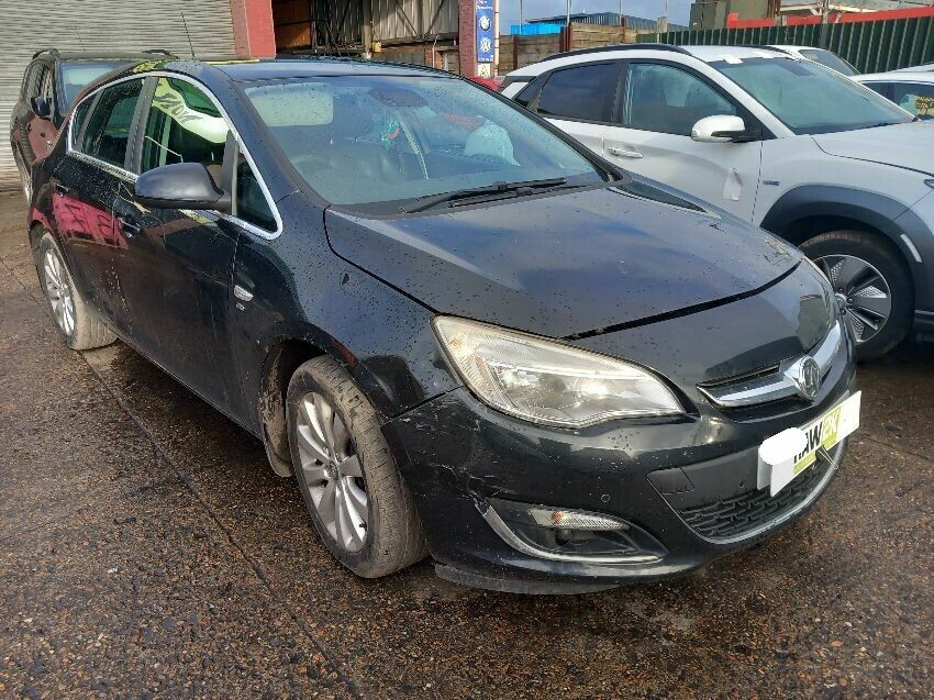 2011 VAUXHALL ASTRA