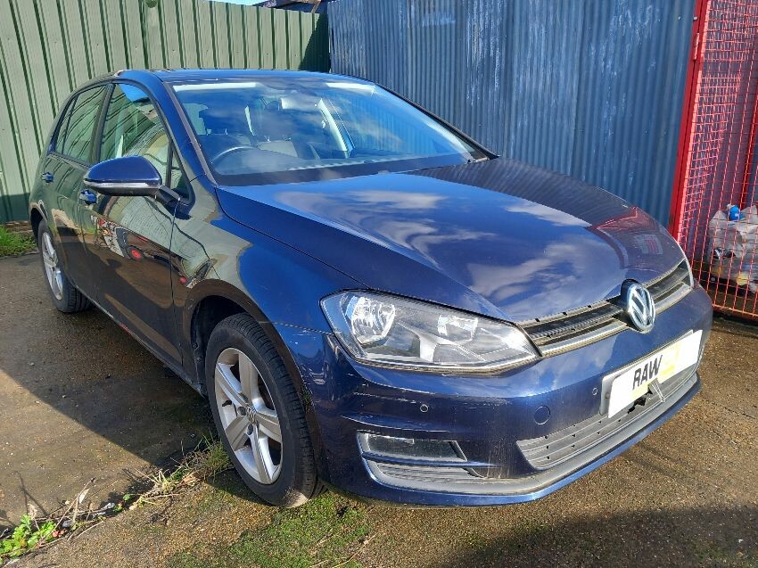 2014 VOLKSWAGEN GOLF