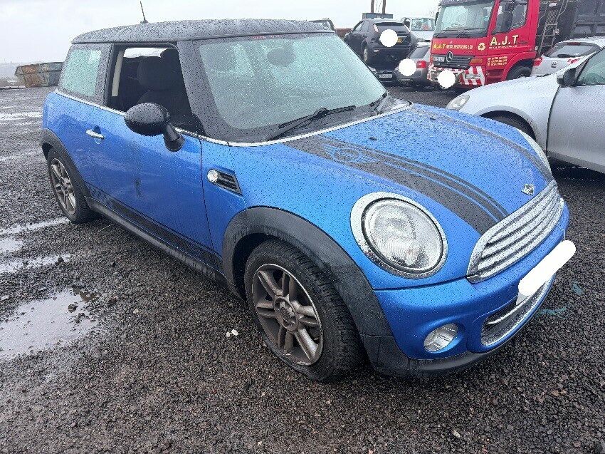 2011 MINI HATCH