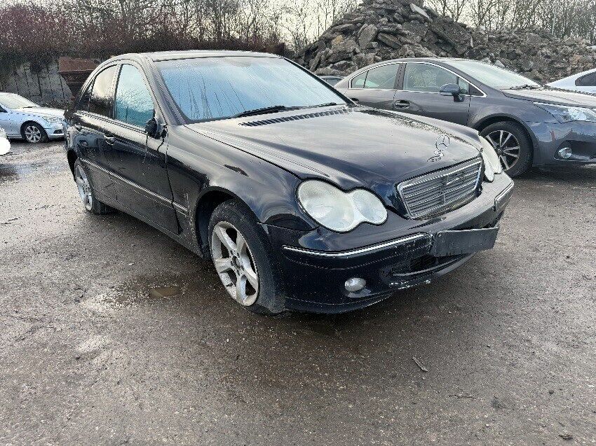 2005 MERCEDES C-CLASS