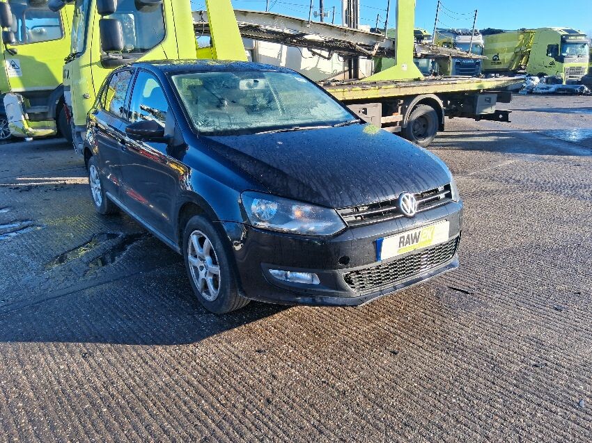 2011 VOLKSWAGEN POLO