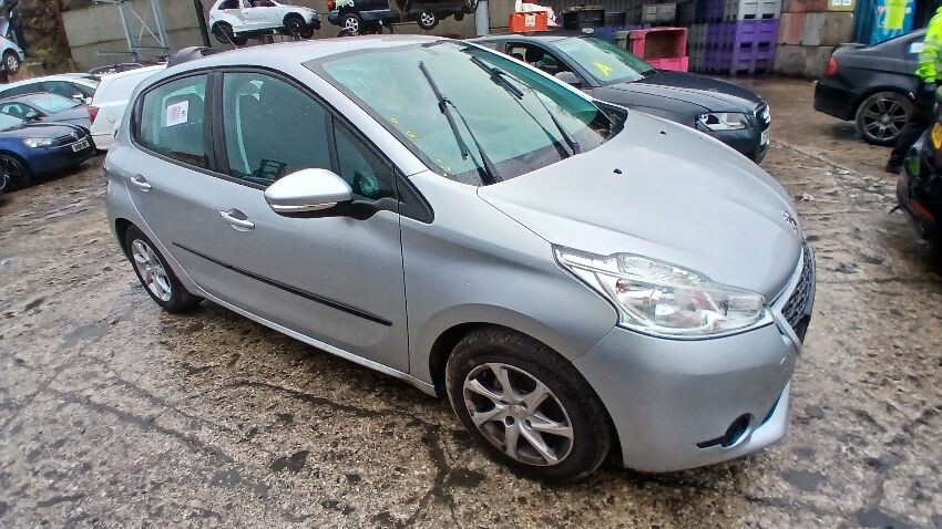 2012 PEUGEOT 208