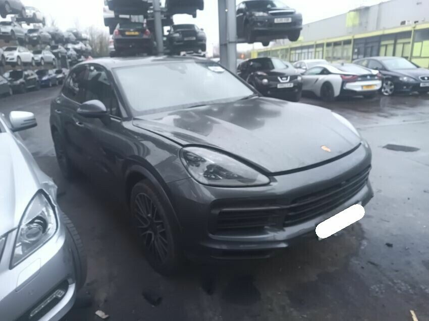2021 PORSCHE CAYENNE