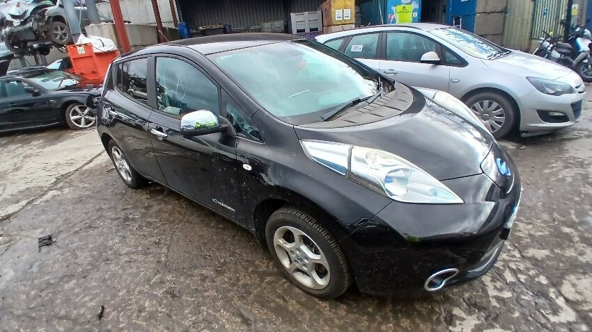 2014 NISSAN LEAF