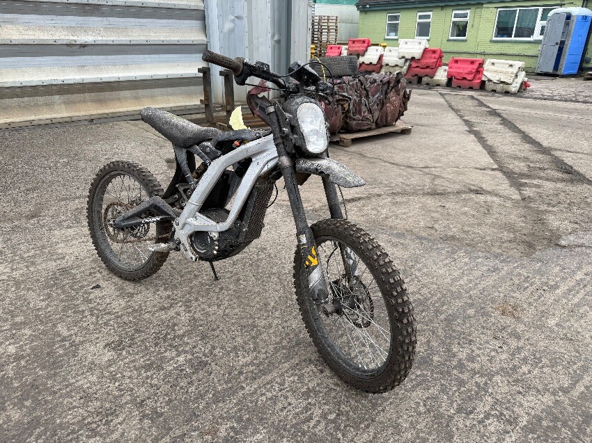 2022 SUR-RON LIGHT BEE