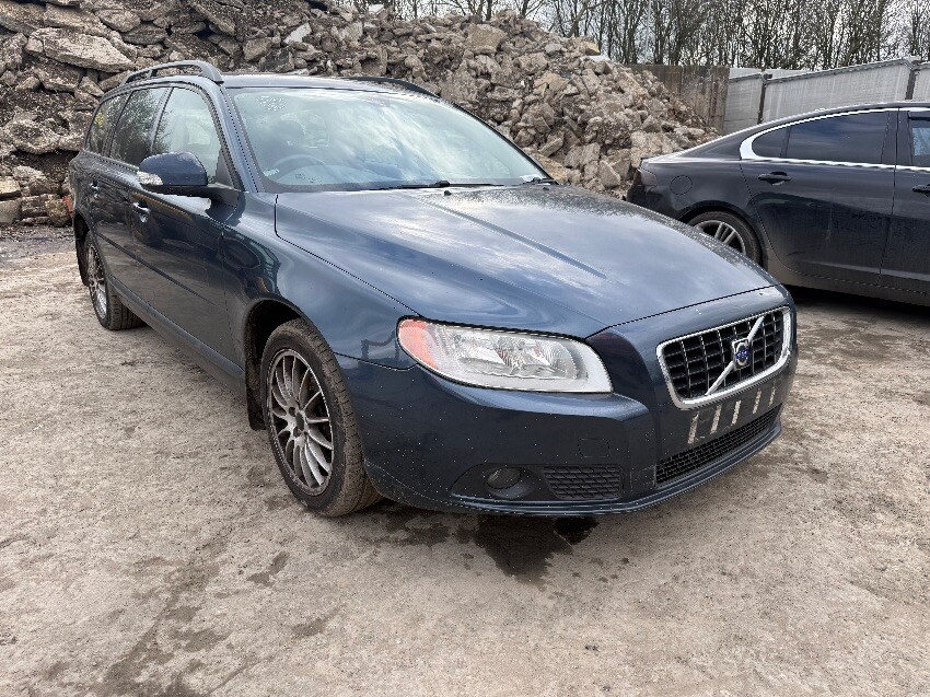 2008 VOLVO V70