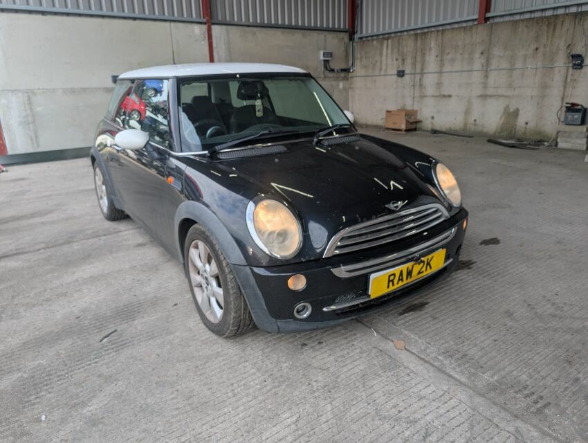 2006 MINI HATCH
