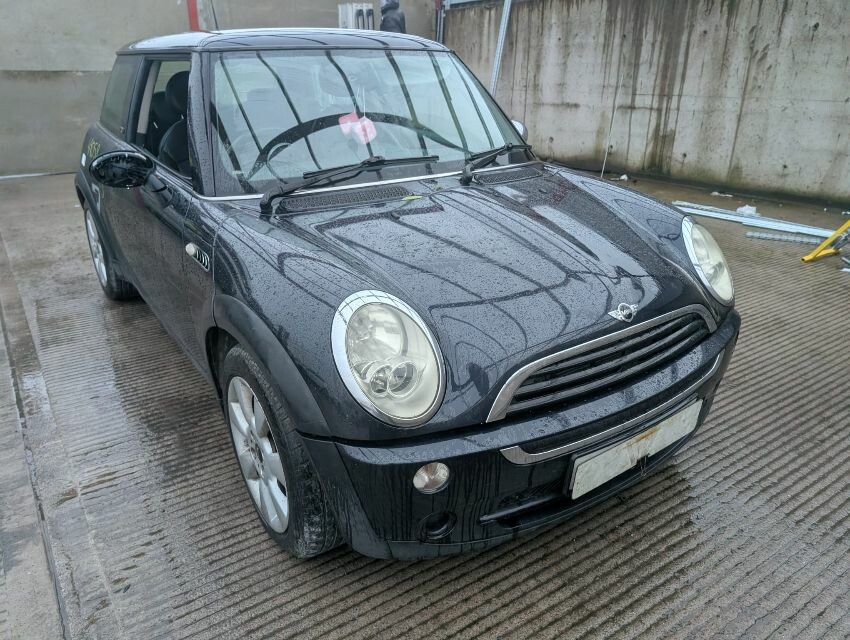 2006 MINI HATCH