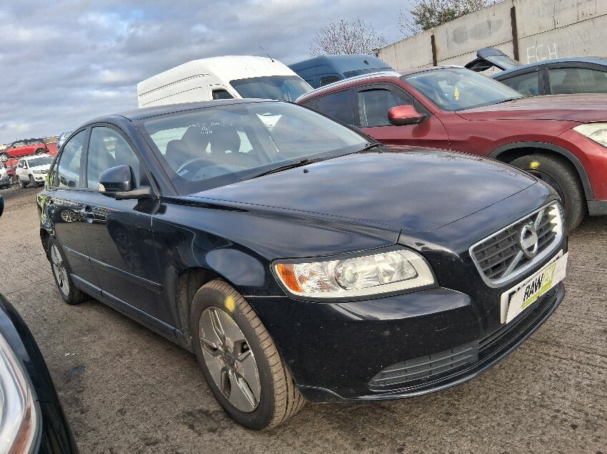 2010 VOLVO S40