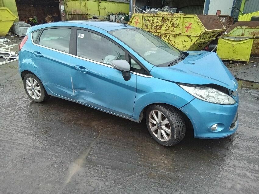 2010 FORD FIESTA