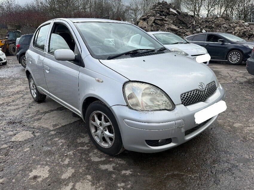 2004 TOYOTA YARIS