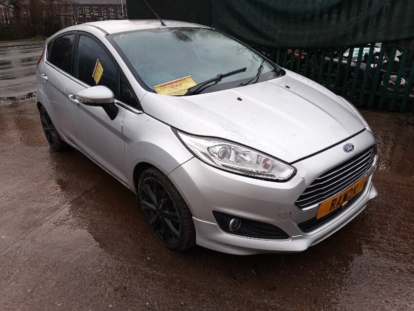 2015 FORD FIESTA