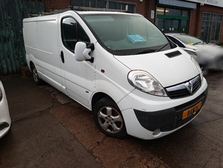 2013 VAUXHALL VIVARO