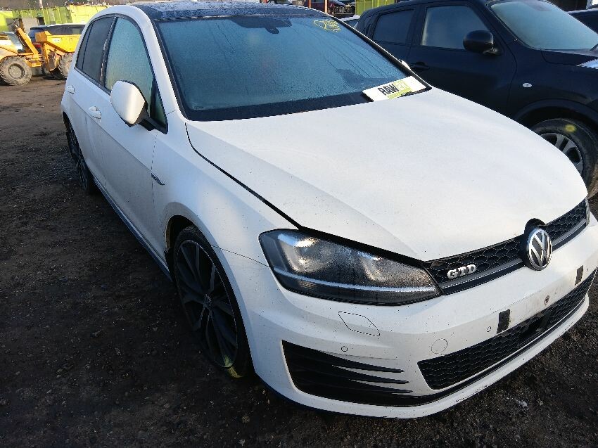 2016 VOLKSWAGEN GOLF