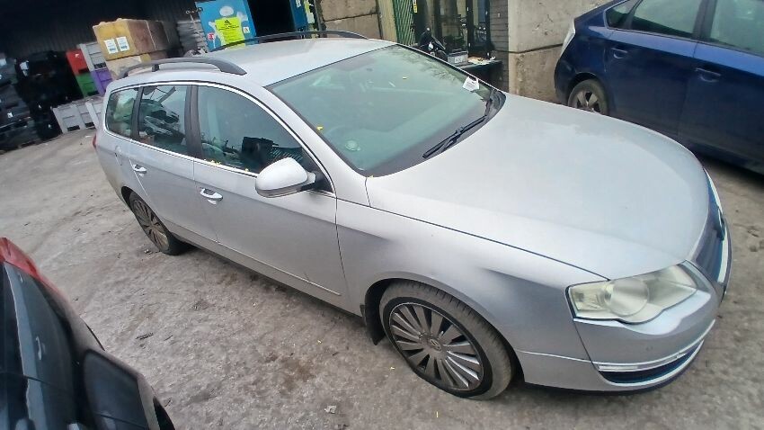 2009 VOLKSWAGEN PASSAT