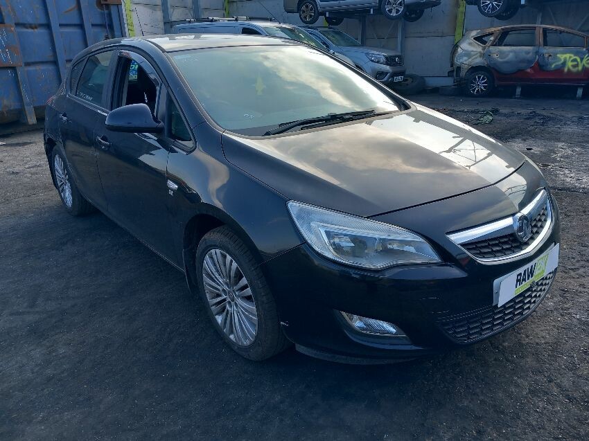 2011 VAUXHALL ASTRA