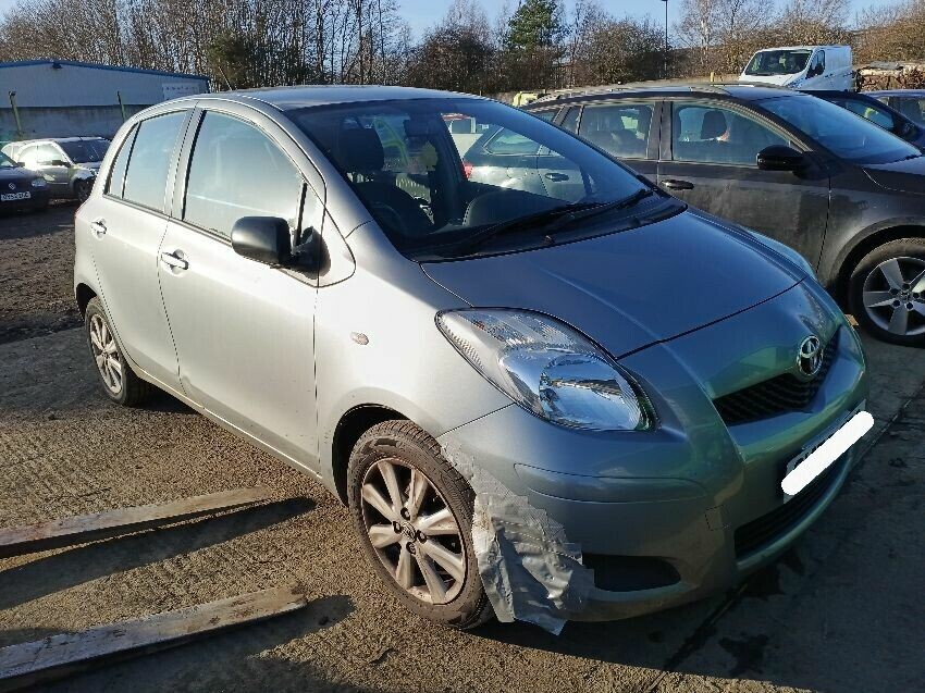 2009 TOYOTA YARIS