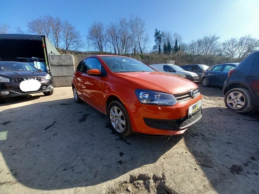 2010 VOLKSWAGEN POLO