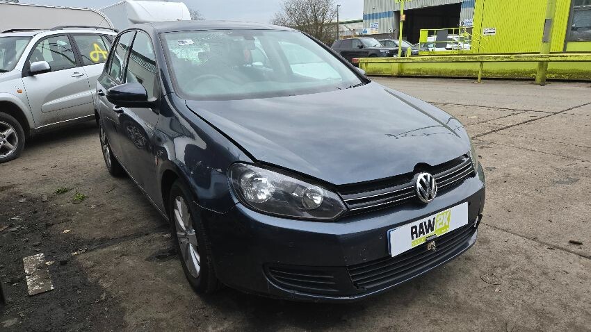 2011 VOLKSWAGEN GOLF