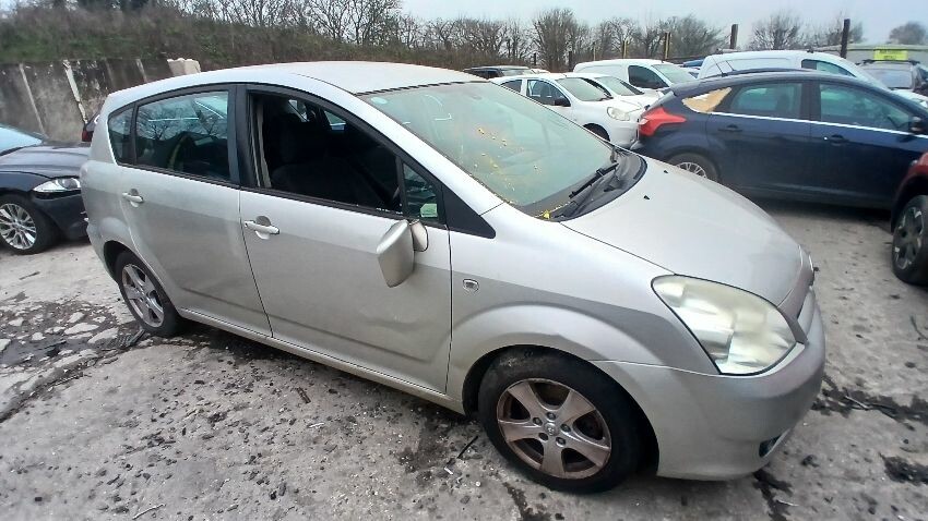2006 TOYOTA COROLLA VERSO