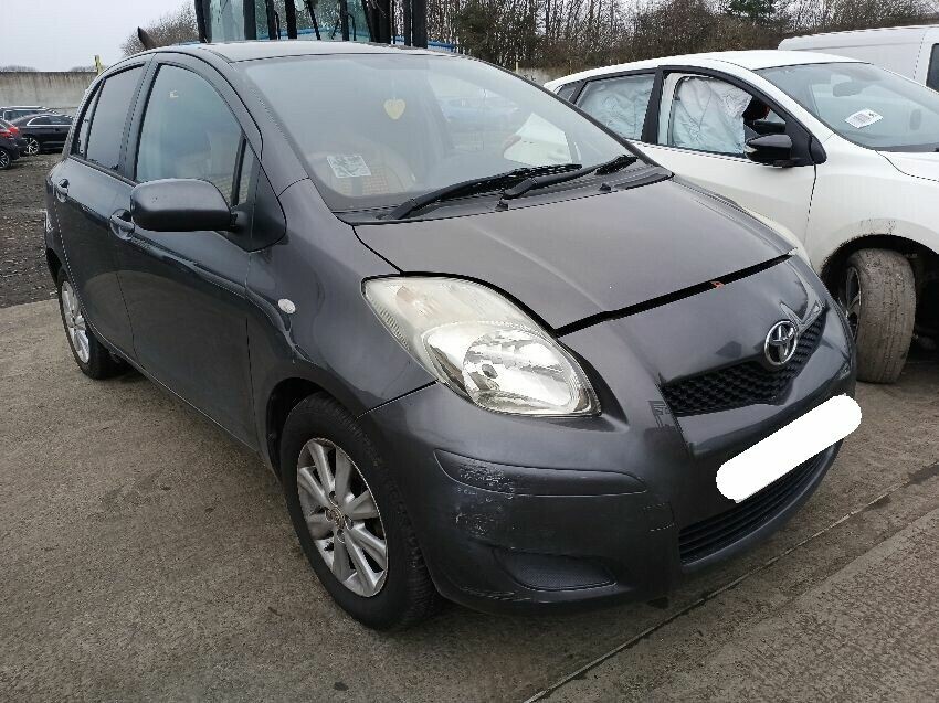2009 TOYOTA YARIS