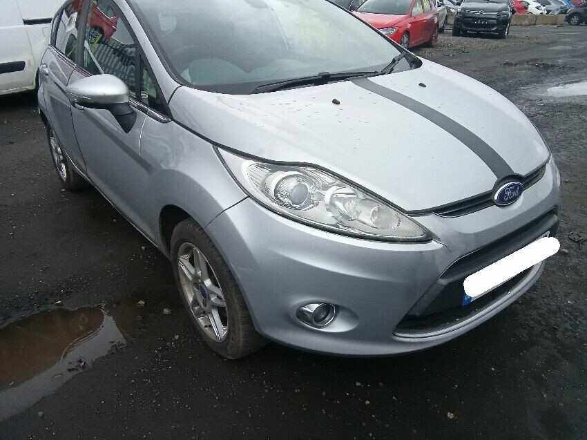 2010 FORD FIESTA