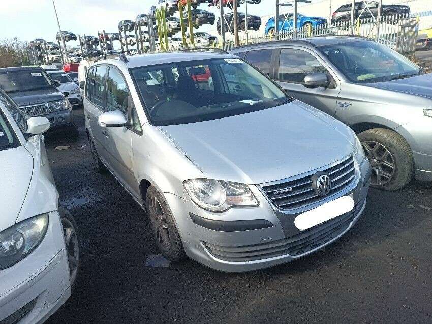 2009 VOLKSWAGEN TOURAN