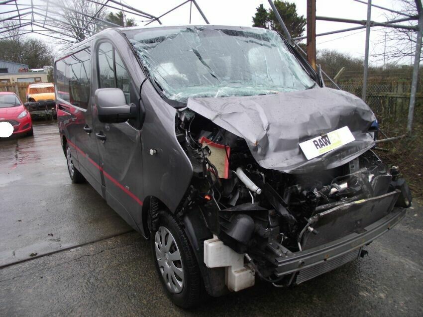 2015 VAUXHALL VIVARO