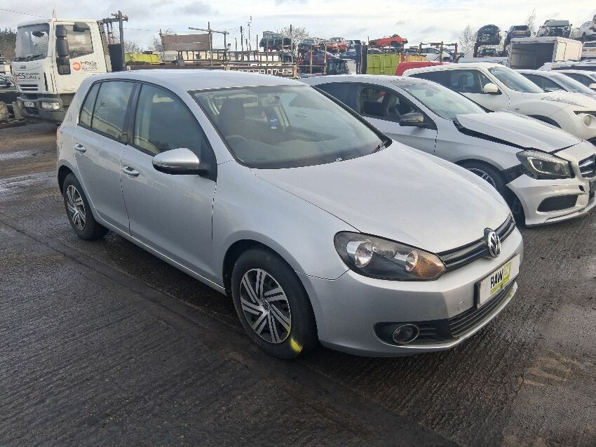 2009 VOLKSWAGEN GOLF