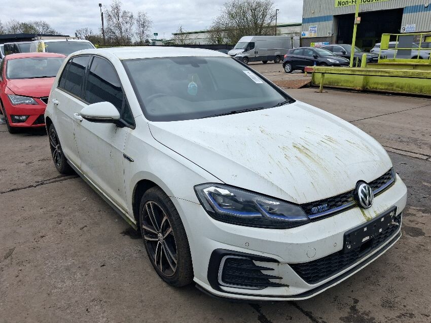 2017 VOLKSWAGEN GOLF