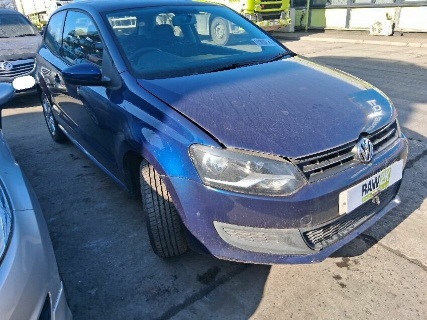 2011 VOLKSWAGEN POLO