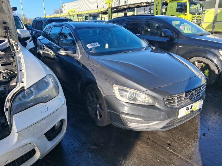 2015 VOLVO V60