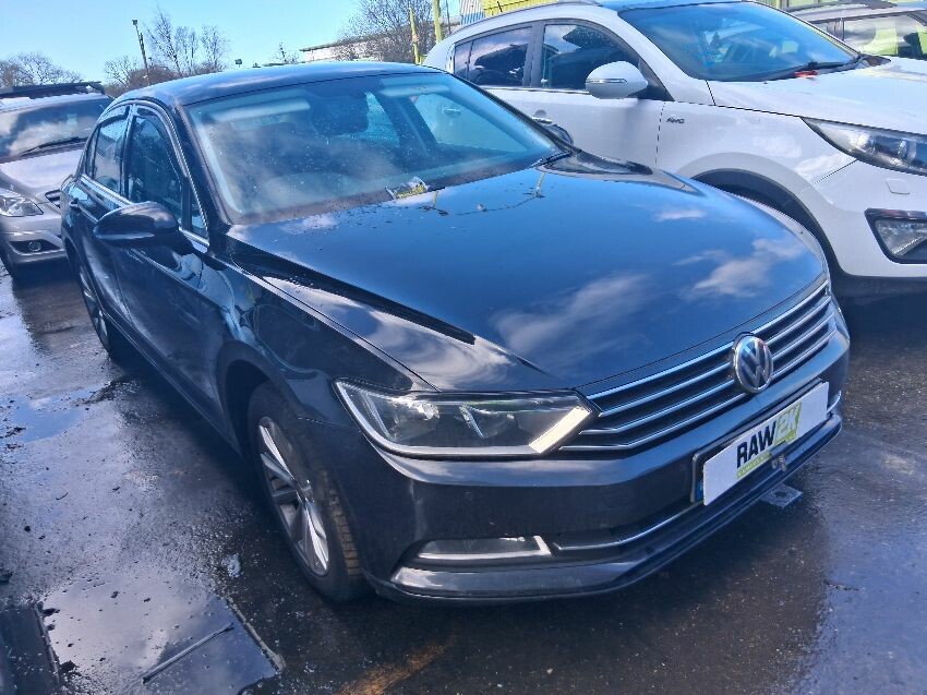 2016 VOLKSWAGEN PASSAT