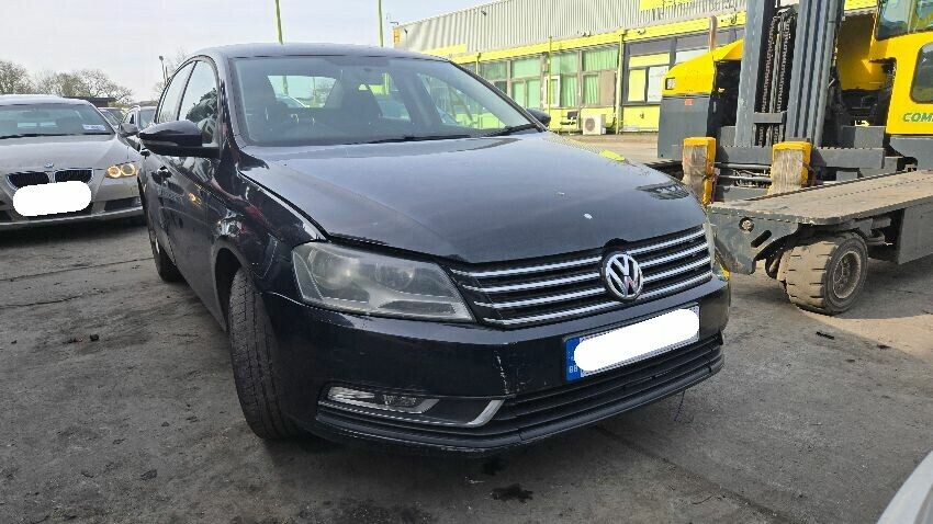 2013 VOLKSWAGEN PASSAT