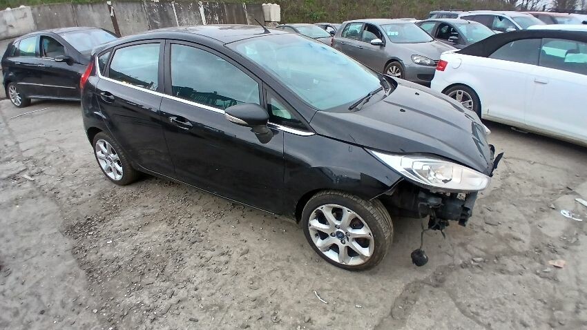 2013 FORD FIESTA