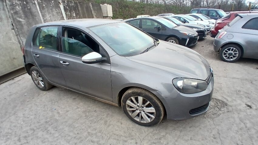 2011 VOLKSWAGEN GOLF