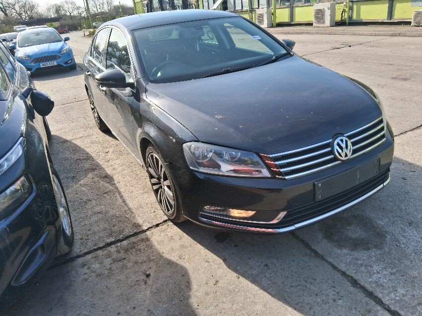2013 VOLKSWAGEN PASSAT