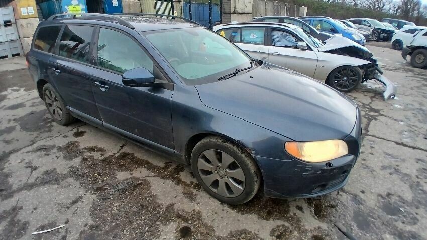 2008 VOLVO V70