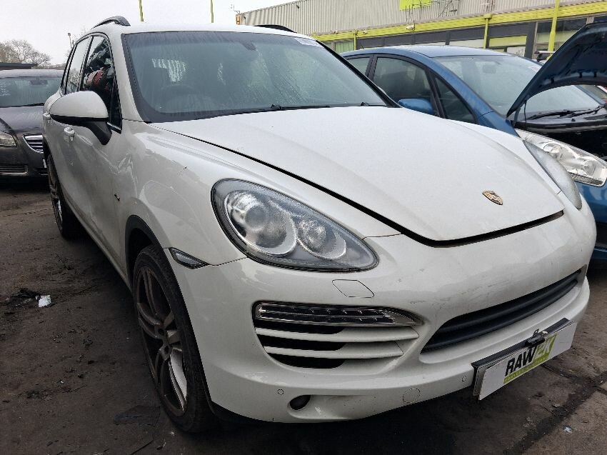 2012 PORSCHE CAYENNE