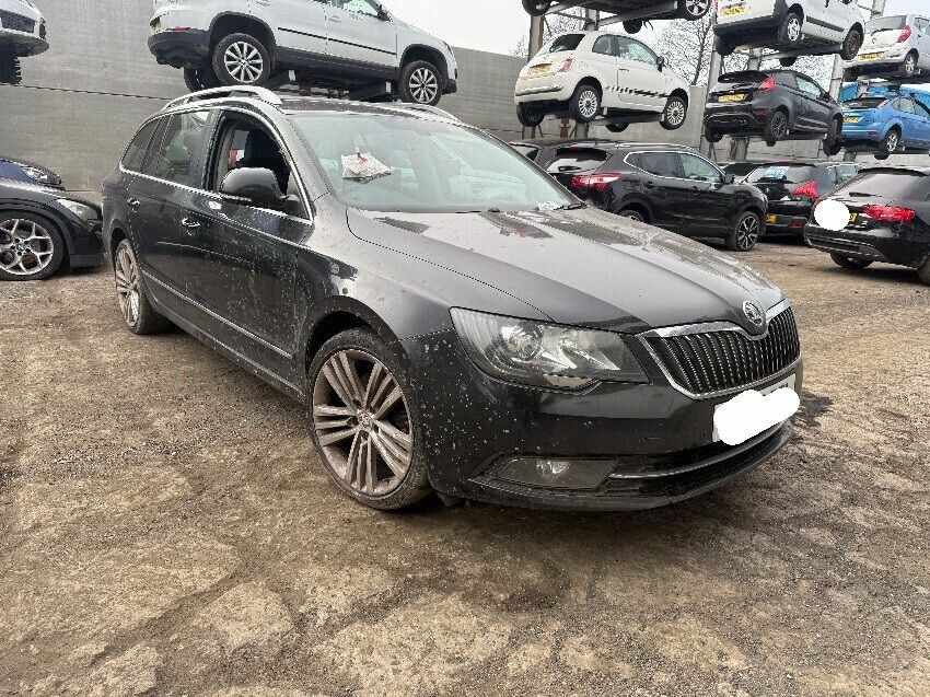 2013 SKODA SUPERB