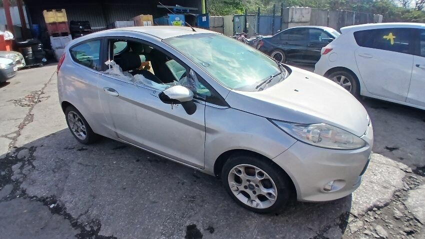 2012 FORD FIESTA