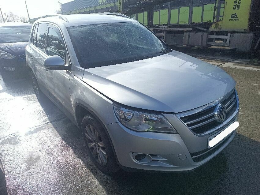2010 VOLKSWAGEN TIGUAN