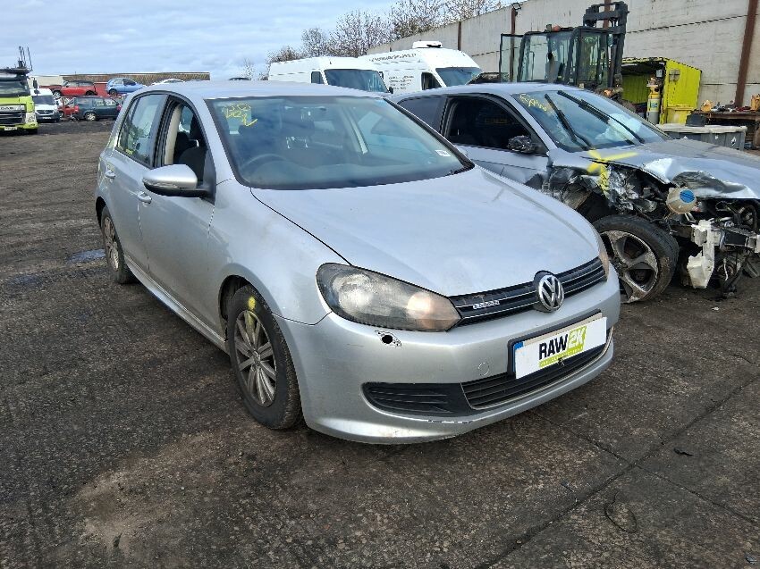 2011 VOLKSWAGEN GOLF