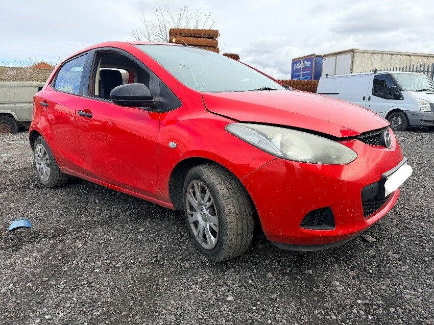 2013 MAZDA 2