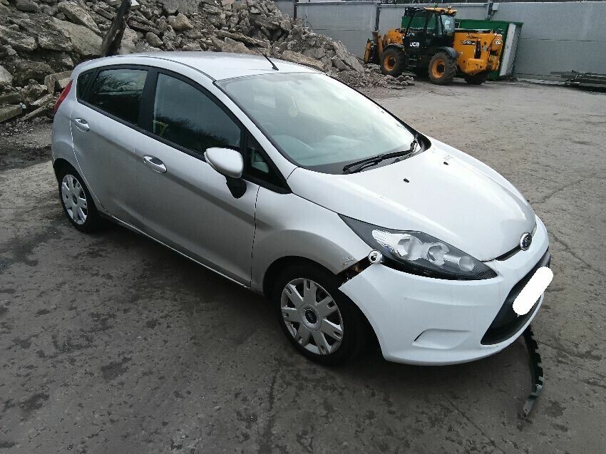 2009 FORD FIESTA